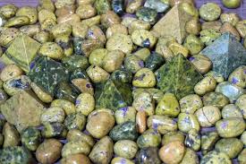 Atlantisite crystal1