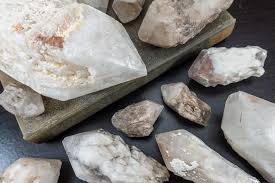 Candle Quartz: An ancient variety of Quartz