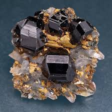 Cassiterite crystal1