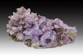 Creedite crystal