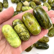 Green Opal crystal1