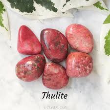 Thulite crystal1